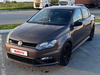2017 Volkswagen Polo V Рестайлинг, коричневый, 1100000 рублей, вид 1