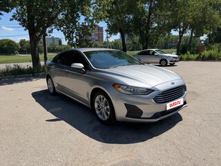 2019 Ford Fusion (North America) II Рестайлинг, серебристый, 1650000 рублей, вид 3