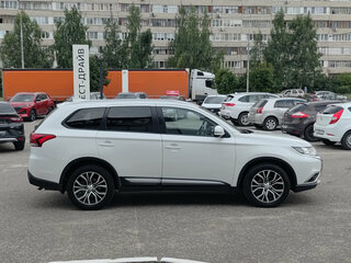 2018 Mitsubishi Outlander III Рестайлинг 2, белый, 2040000 рублей, вид 4