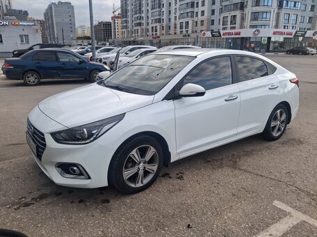 2018 Hyundai Solaris II, белый, вид 3