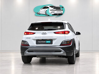 2022 Hyundai Kona I Рестайлинг, белый, 1831500 рублей, вид 4