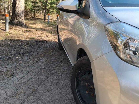 2014 Toyota Vitz III (XP130), серебристый, 670000 рублей - вид 9