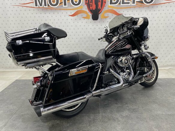 2009 Harley-Davidson Electra Glide, чёрный, 690000 рублей - вид 3