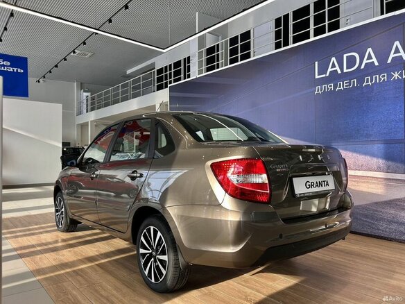 2026 Lada (ВАЗ) Granta I Рестайлинг, коричневый, 1310000 рублей - вид 3