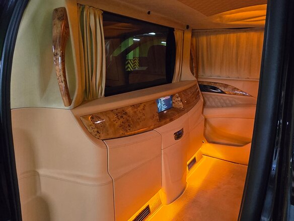 2014 Cadillac Escalade IV, чёрный - вид 16