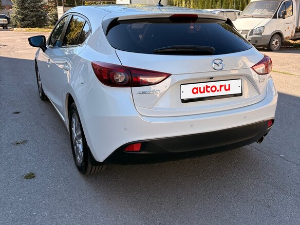 2016 Mazda 3 III (BM) Рестайлинг, белый - вид 3