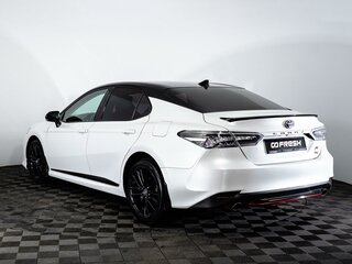 2021 Toyota Camry VIII (XV70) Рестайлинг, белый, 3250000 рублей, вид 2