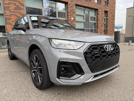 2025 Audi Q5 L 45 TFSI II (FY) Рестайлинг, серый, 5650000 рублей, вид 3