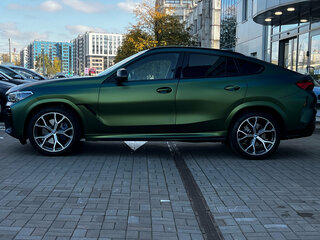 2021 BMW X6 40i III (G06), серый, 8500000 рублей, вид 4