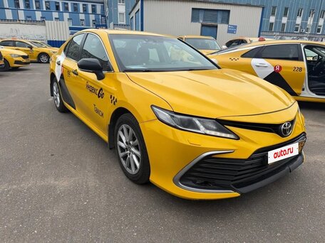 2021 Toyota Camry VIII (XV70) Рестайлинг, чёрный, 1480000 рублей, вид 2