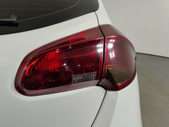 2017 Kia Ceed II Рестайлинг, белый, 1438000 рублей - вид 8