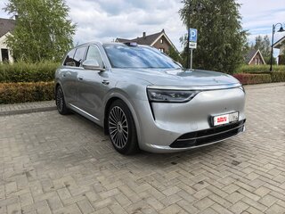 2025 Aito M8 53.4 kWh, серебристый, 8500000 рублей, вид 1