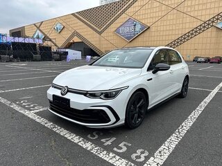 2022 Volkswagen Golf VIII, белый, 1790000 рублей, вид 1