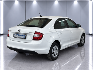 2018 Skoda Rapid I Рестайлинг, белый, 990000 рублей, вид 4