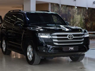 2023 Toyota Land Cruiser 300 Series, чёрный, 18500000 рублей, вид 1