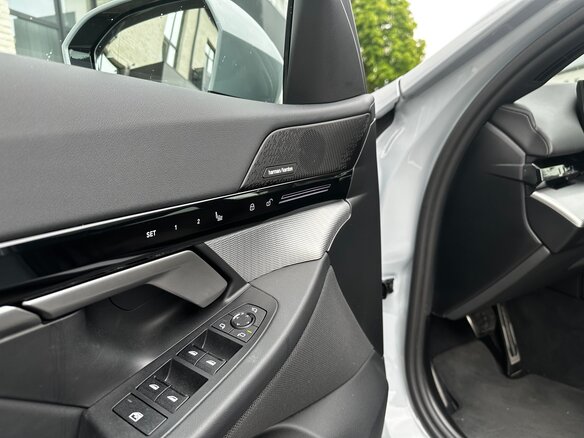 2024 BMW 5 серии 520i VIII (G60/G61/G68), серый - вид 6