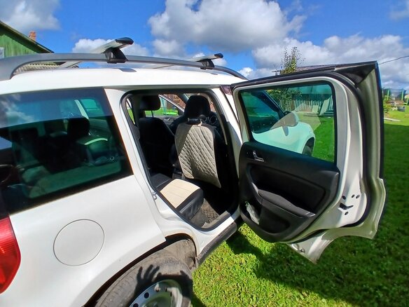 2012 Skoda Yeti I, белый, 850000 рублей - вид 9