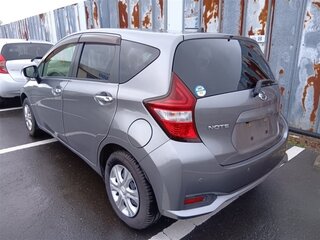 2020 Nissan Note II Рестайлинг, серебристый, 700000 рублей, вид 3