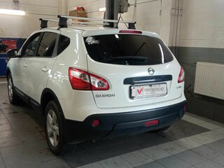2013 Nissan Qashqai I Рестайлинг, белый, 994000 рублей, вид 4