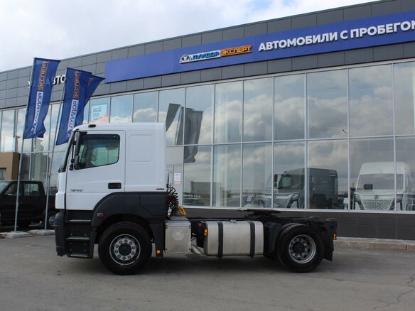 2011 Mercedes-Benz Axor, белый, 1800000 рублей - вид 7