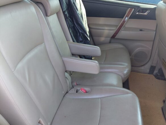 2011 Toyota Highlander II (XU40) Рестайлинг, серебристый, 1800000 рублей - вид 10