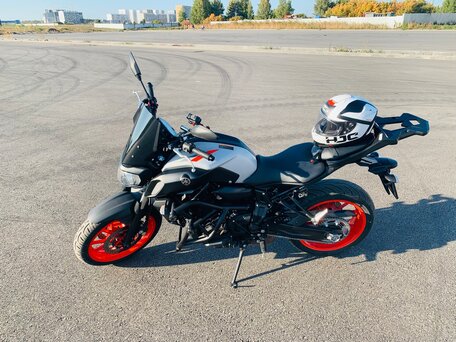 2020 Yamaha MT-07 (FZ-07), серый, 900000 рублей, вид 1