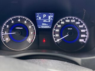 2011 Hyundai Solaris I, красный, 999999 рублей, вид 4