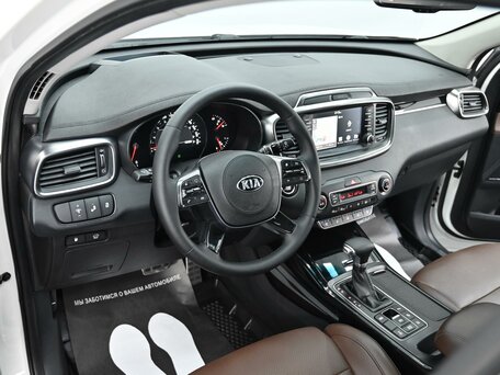 2018 Kia Sorento III Prime Рестайлинг, белый, 2435000 рублей, вид 5