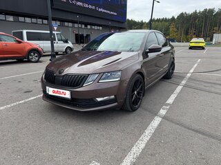 2017 Skoda Octavia III (A7) Рестайлинг, коричневый, 1690000 рублей, вид 1