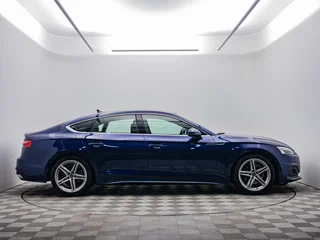 2021 Audi A5 Sportback 40 TFSI II (F5) Рестайлинг, синий, 2830000 рублей, вид 4
