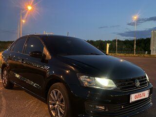 2019 Volkswagen Polo V Рестайлинг, чёрный, 820000 рублей, вид 2