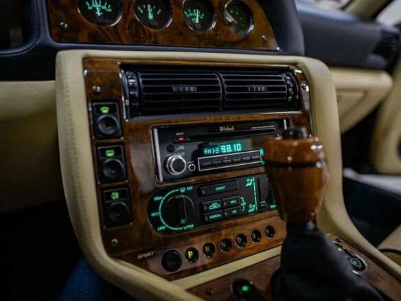 1998 Aston Martin V8 Vantage II, синий, 25500000 рублей - вид 12