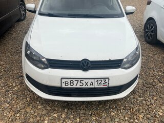 2015 Volkswagen Polo V Рестайлинг, белый, 820000 рублей, вид 2