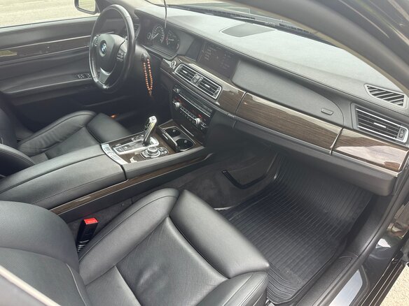 2012 BMW 7 серии Long 740Li V (F01/F02/F04), чёрный, 1700000 рублей - вид 8