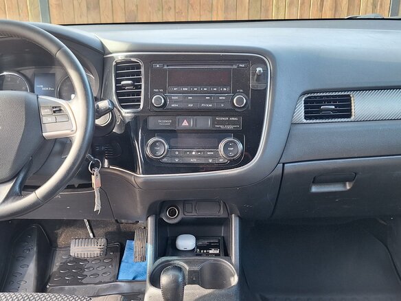 2013 Mitsubishi Outlander III, белый, 1200000 рублей - вид 3