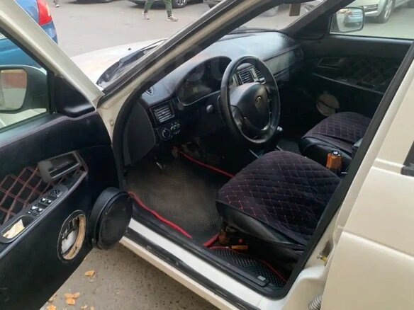 2009 Lada (ВАЗ) Priora I, белый, 260000 рублей - вид 7