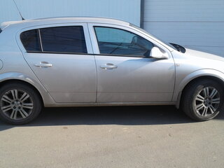 2014 Opel Astra H Рестайлинг, серебристый, 980000 рублей, вид 3
