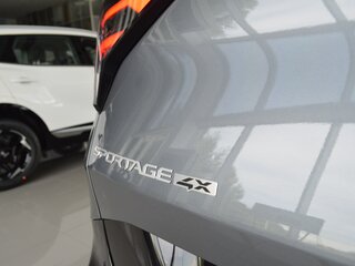 2026 Kia Sportage V Рестайлинг, серый, 5399900 рублей, вид 4