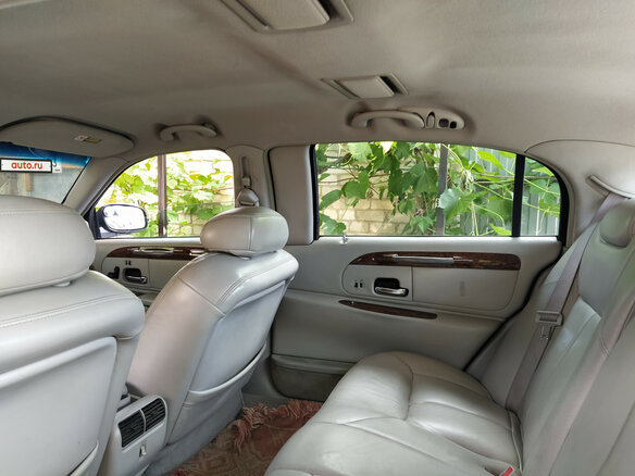 2000 Lincoln Town Car III, серый - вид 12