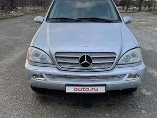 2002 Mercedes-Benz M-Класс 400 I (W163) Рестайлинг, серебристый, 1000000 рублей, вид 2