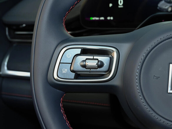 2026 Zeekr 001 103 kWh I Рестайлинг 2, фиолетовый, 10990000 рублей - вид 32