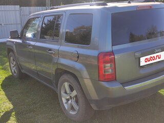 2011 Jeep Liberty (Patriot), серый, 950000 рублей, вид 3