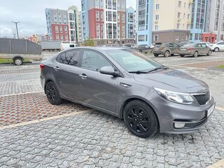 2015 Kia Rio III Рестайлинг, серый, 799999 рублей, вид 1