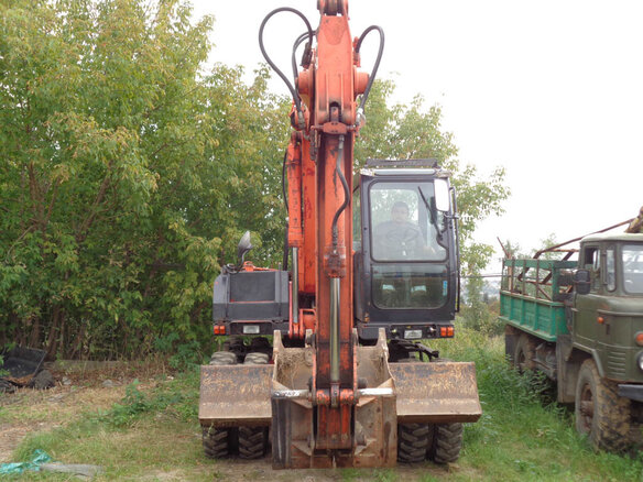 2012 Hitachi Колёсные, оранжевый - вид 13