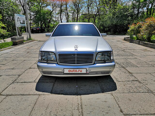 1998 Mercedes-Benz S-Класс 320 III (W140) Рестайлинг, серебристый, 470000 рублей, вид 2