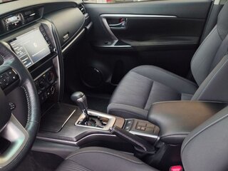 2021 Toyota Fortuner II Рестайлинг, белый, 4142701 рублей, вид 4