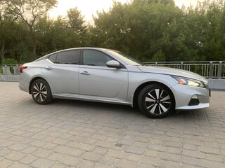 2021 Nissan Altima VI (L34), серебристый, 1840000 рублей, вид 4