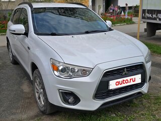 2013 Mitsubishi ASX I Рестайлинг, белый, 1350000 рублей, вид 3
