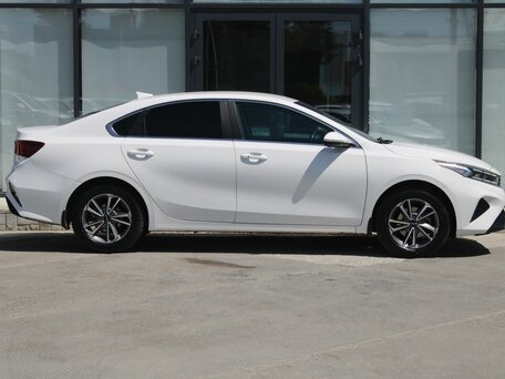 2021 Kia Cerato IV, белый, 1775000 рублей, вид 4