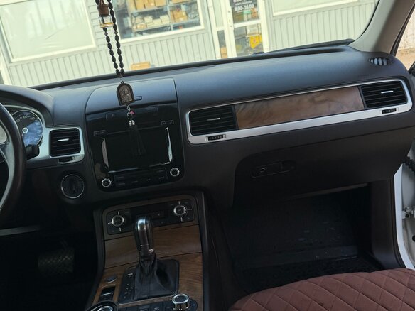 2012 Volkswagen Touareg II, белый, 1750000 рублей - вид 14